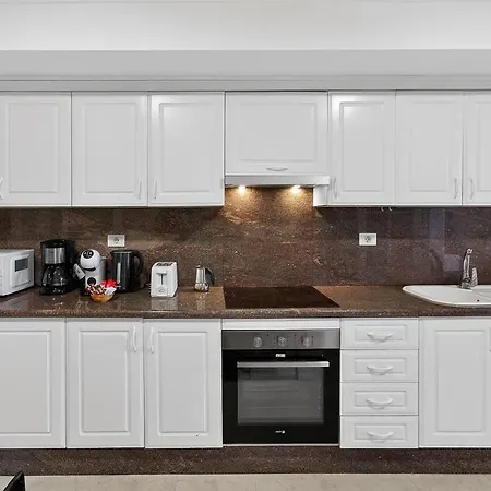 Duque Dream 5 Bedroom Адехе